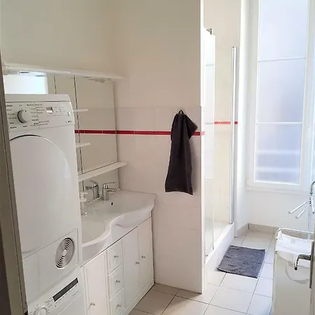 Cours Langlet Apartment